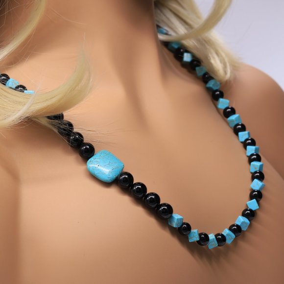 Duo color necklace with Genuine Turquoise and onyx. - Picture 2 of 9